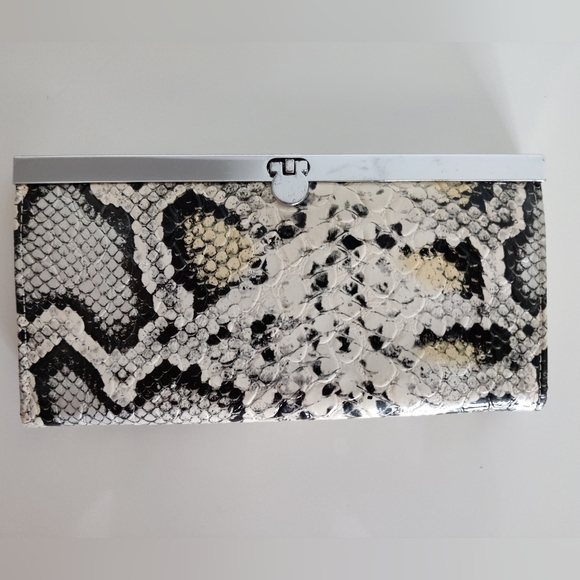 Depeche Mode Women's Snakeskin metallic wallet with link satin lining Elegant - Picture 1 of 5